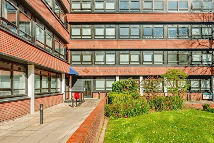 1 Bedroom Flat For Sale In Wood Street, East Grinstead, RH19