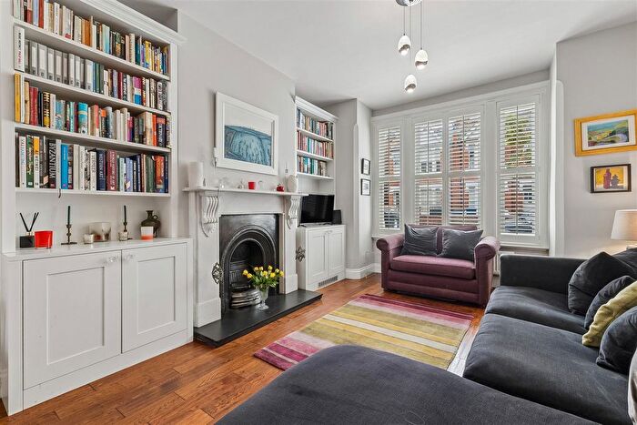 3 Bedroom Terraced House For Sale In Kent Road, London, W4