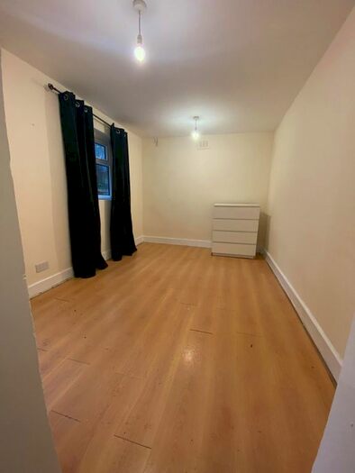 Studio To Rent In Flat, Archway Road, London, N6