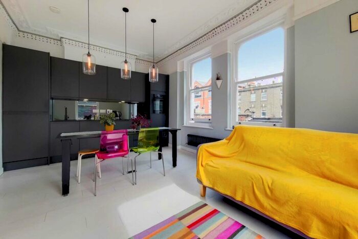 1 Bedroom Flat For Sale In Archway Road, Highgate, N6