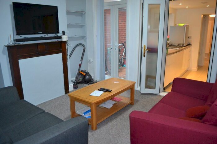 3 Bedroom Property To Rent In Heeley Road, Selly Oak, Birmingham, B29