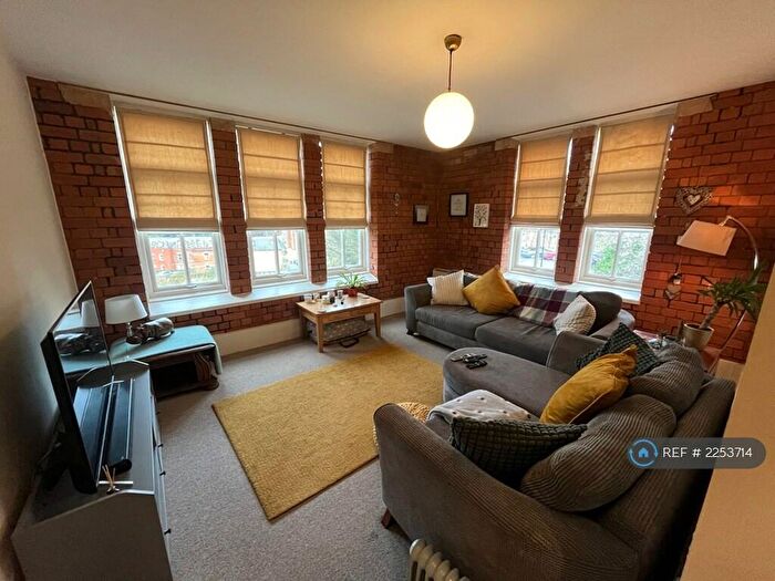 1 Bedroom Flat To Rent In Cheapside, Stroud, Glos, GL5