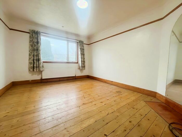 2 Bedroom Flat To Rent In Old Shoreham Road, Southwick, Brighton, BN42