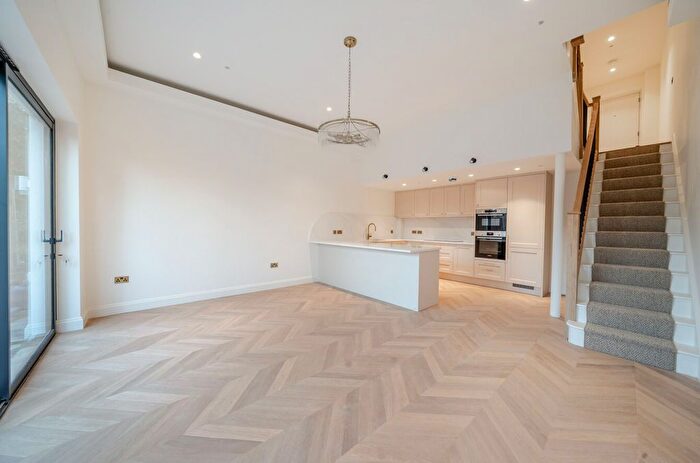 4 Bedroom Semi Detached House For Sale In Hartley Old Road, Purley, CR8