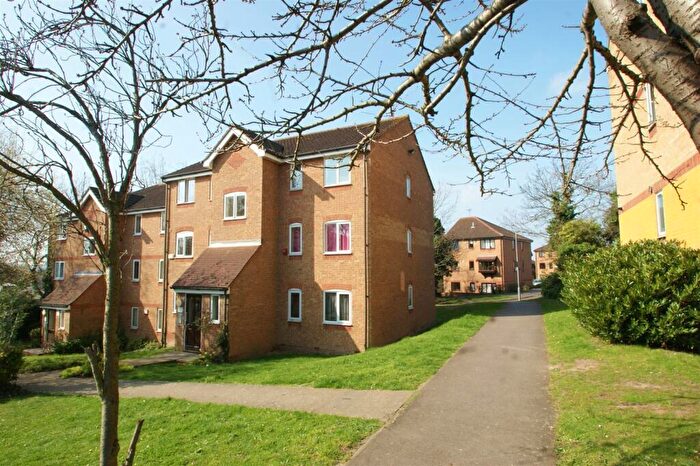 1 Bedroom Flat To Rent In Linnet Way, Purfleet, RM19