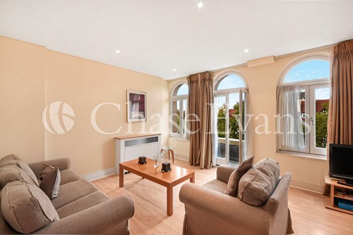 2 Bedroom Flat To Rent In Maida Vale, London, W9