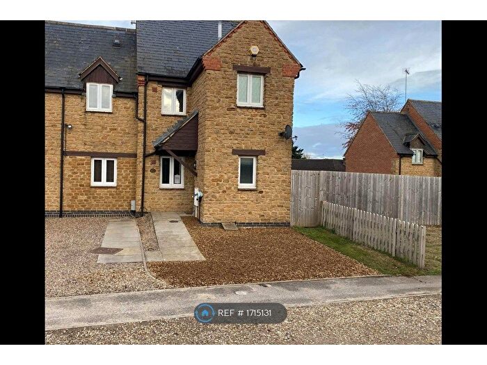 4 Bedroom Semi-Detached House To Rent In High Street, Northampton, NN4