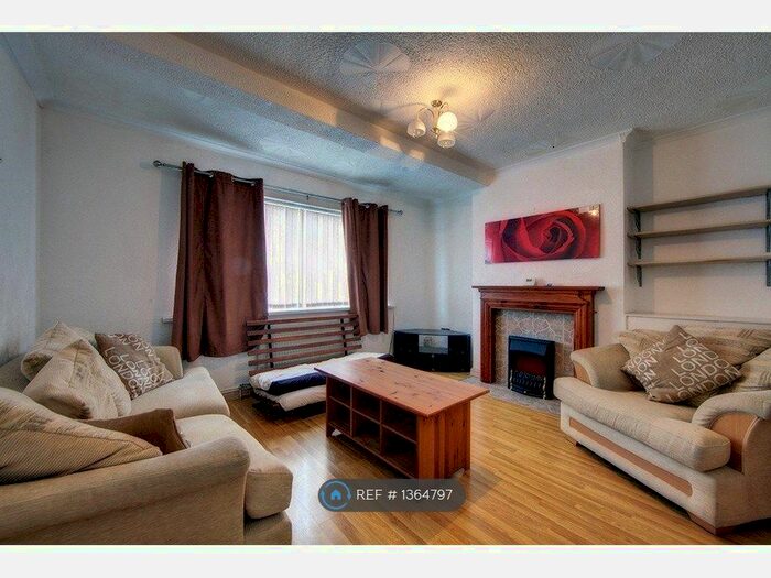 3 Bedroom Maisonette To Rent In Cross Morpeth Street, Newcastle Upon Tyne, NE2