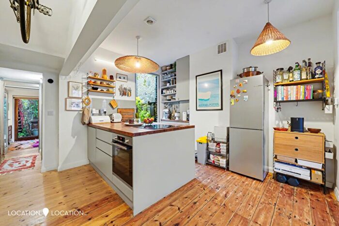 1 Bedroom Flat For Sale In Seal Street, London, E8