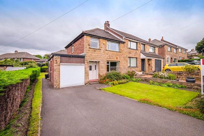 3 Bedroom Semi-Detached House For Sale In Slaithwaite Road, Meltham, HD9