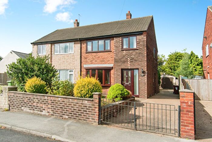 3 Bedroom Semi Detached House For Sale In Kings Avenue, Castleford, WF10