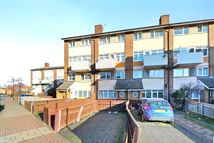 3 Bedroom Maisonette To Rent In Ordnance Road, London, E16