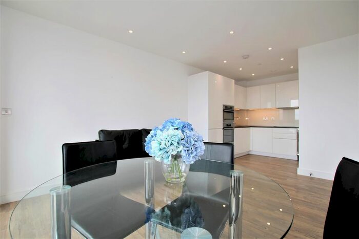 1 Bedroom Flat To Rent In Hebden Place, London, SW8