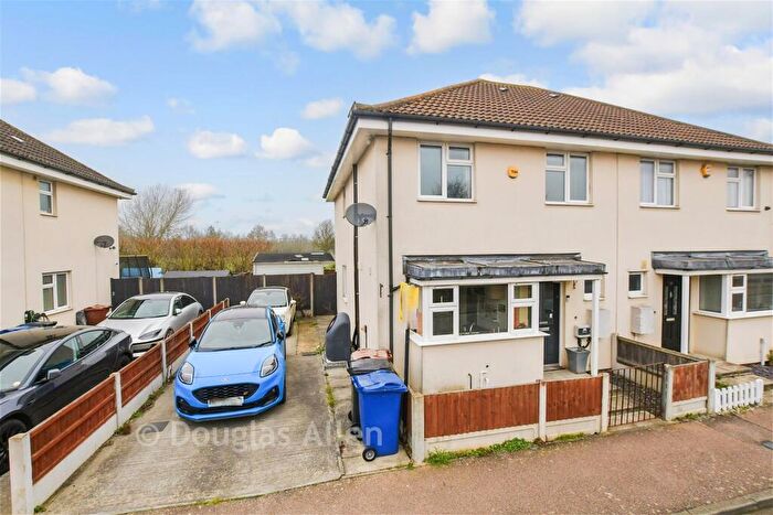 3 Bedroom Semi-Detached House For Sale In Alexandra Way, East Tilbury, Tilbury, Essex, RM18