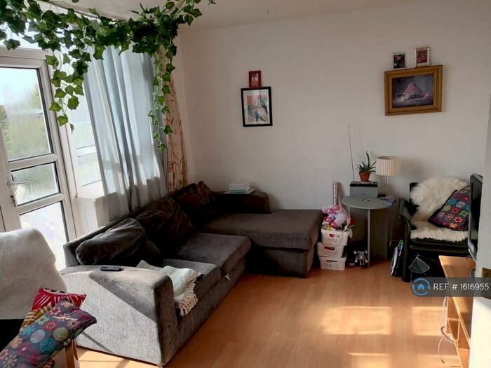 3 Bedroom Flat To Rent In Evelyn Road, London, E17