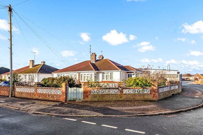 2 Bedroom Bungalow For Sale In Wembley Avenue, Lancing, BN15