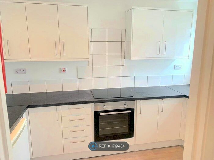 5 Bedroom Semi-Detached House To Rent In Ulcombe Gardens, Canterbury, CT2