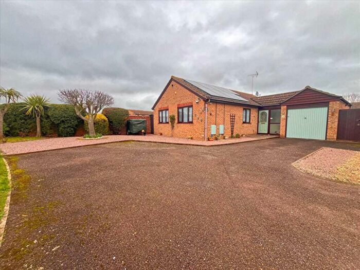 3 Bedroom Bungalow For Sale In Felixstowe Close, Clacton On Sea, CO16