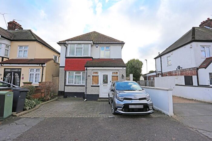 3 Bedroom Detached House For Sale In High Road, Romford, London, RM6
