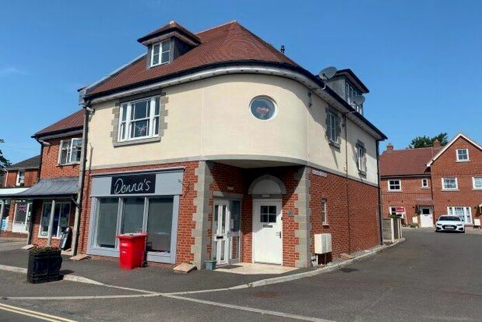 2 Bedroom Flat To Rent In Sloane Court, Salisbury, SP4