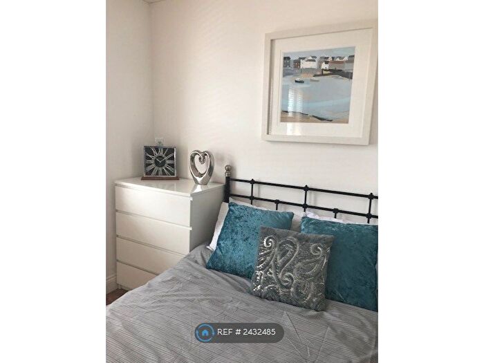 Studio To Rent In Vicarage Farm Road, Hounslow, TW3