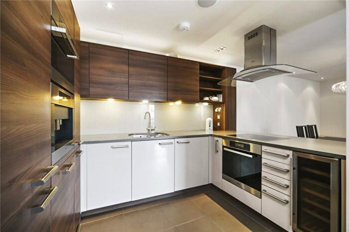 3 Bedroom Flat For Sale In Octavia House, Townmead Road, London, Greater London, SW6