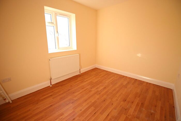 6 Bedroom Terraced House To Rent In Staines Road, Feltham, Greater London, TW14