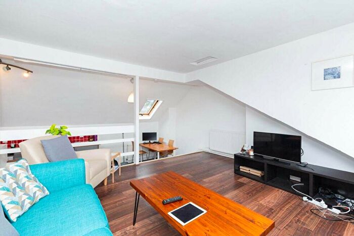 2 Bedroom Flat To Rent In Methuen Park, Muswell Hill, N10