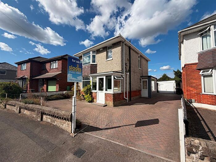 3 Bedroom Detached House For Sale In Alton Road, Wallisdown, Bournemouth, BH10