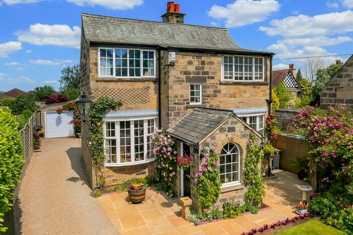 4 Bedroom Detached House For Sale In Tentergate Lane, Knaresborough, HG5