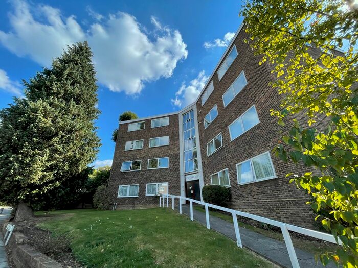 2 Bedroom Flat To Rent In Crescent Road, Finchley Central, N3
