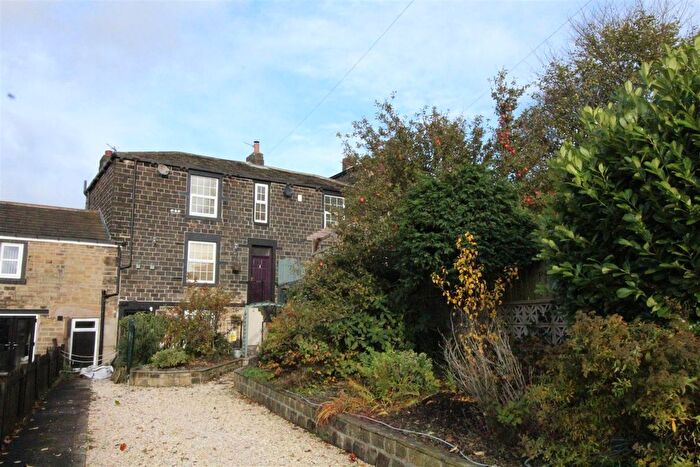 2 Bedroom Cottage To Rent In Bunkers Lane, Batley, WF17