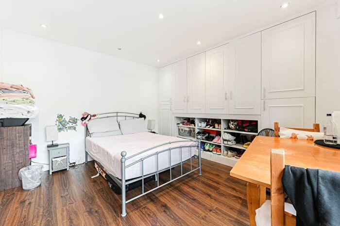 Studio For Sale In Courtfield Gardens, South Kensington, London, SW5