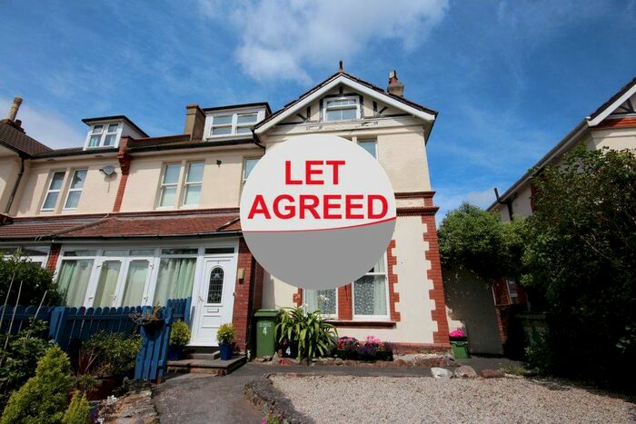 2 Bedroom Flat To Rent In Elmsleigh Park, Paignton, TQ4