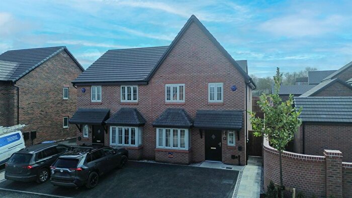 3 Bedroom Semi-Detached House To Rent In Robins Pasture, Warrington, Lymm, WA13