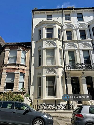 2 Bedroom Flat To Rent In Cambridge Road, Hove, BN3