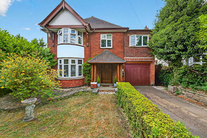 4 Bedroom Detached House For Sale In Northfield Avenue, Kettering, NN16