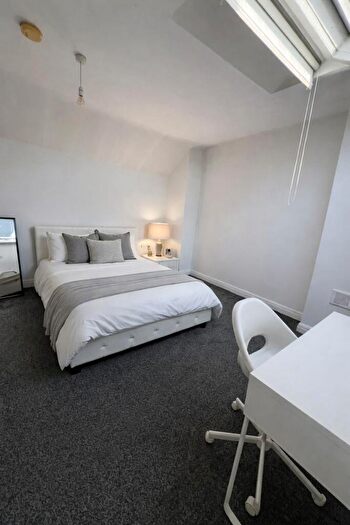 4 Bedroom Semi Detached House To Rent In Noel Street, Nottingham, NG7