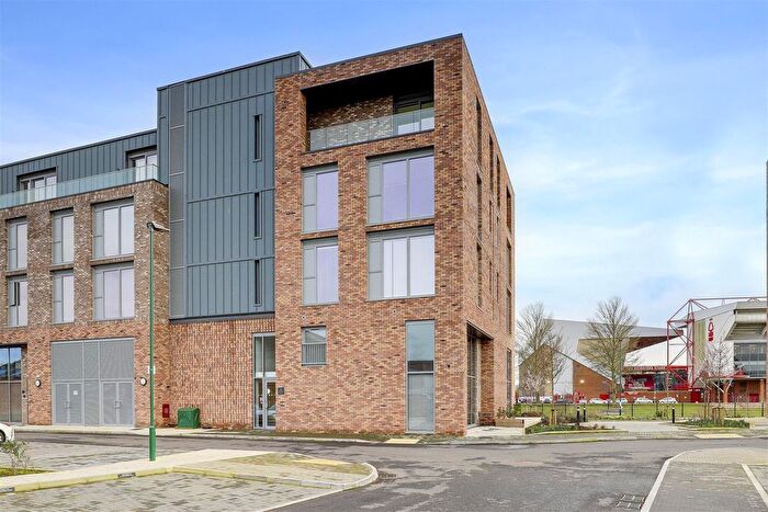 2 Bedroom Flat For Sale In Trent Bridge View, Meadow Lane, Nottinghamshire, NG2