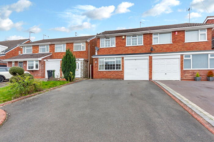 3 Bedroom Semi-Detached House To Rent In Kenswick Drive, Halesowen, B63