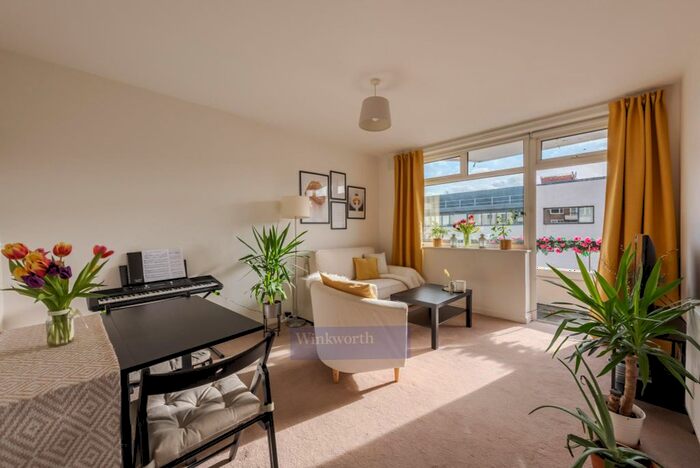 2 Bedroom Flat To Rent In Lupus Street, London, Uk, SW1V