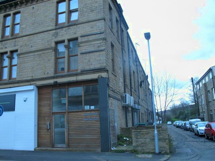 1 Bedroom Flat To Rent In Charles Street, Shipley, West Yorkshire, Uk, BD17