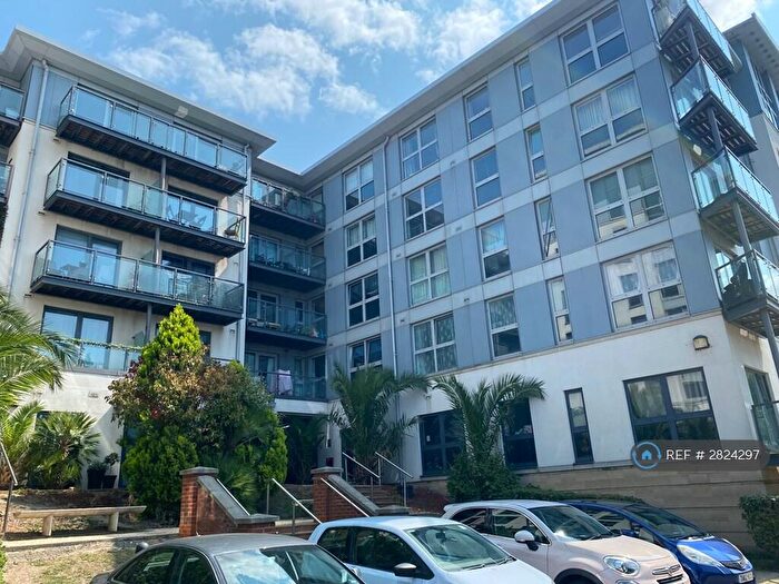 2 Bedroom Flat To Rent In Mckenzie Court, Maidstone, ME14