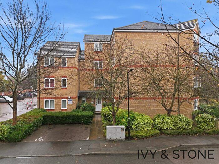 1 Bedroom Apartment For Sale In Telegraph Place, London, Greater London, E14