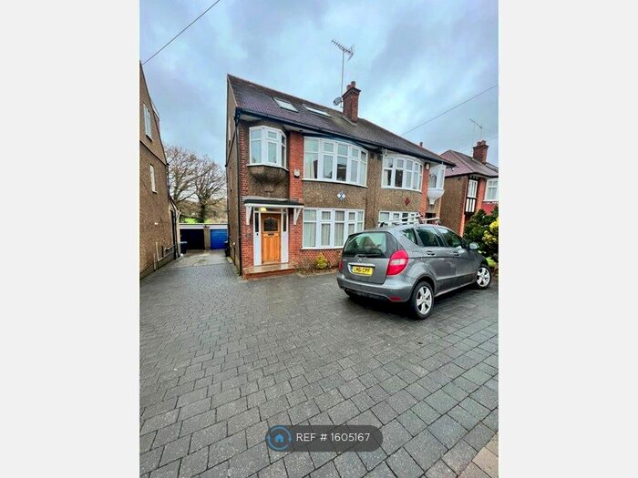 4 Bedroom Semi-Detached House To Rent In Windmill Gardens, Enfield, EN2