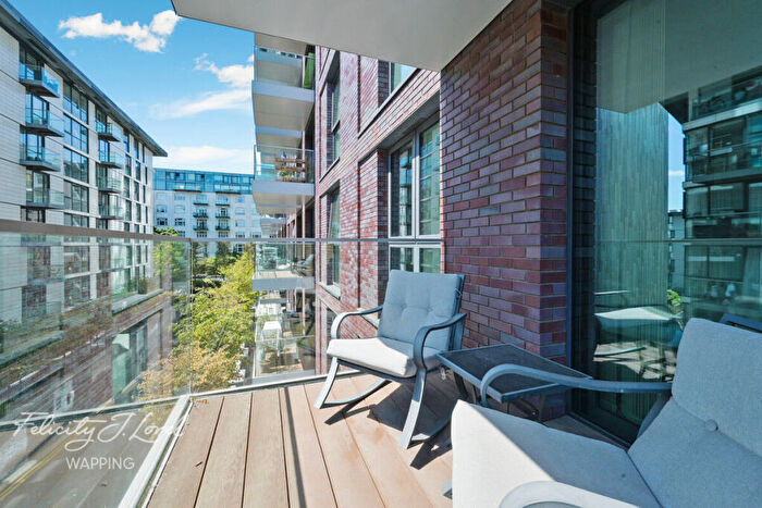 2 Bedroom Apartment For Sale In Bridle Mews, London, E1