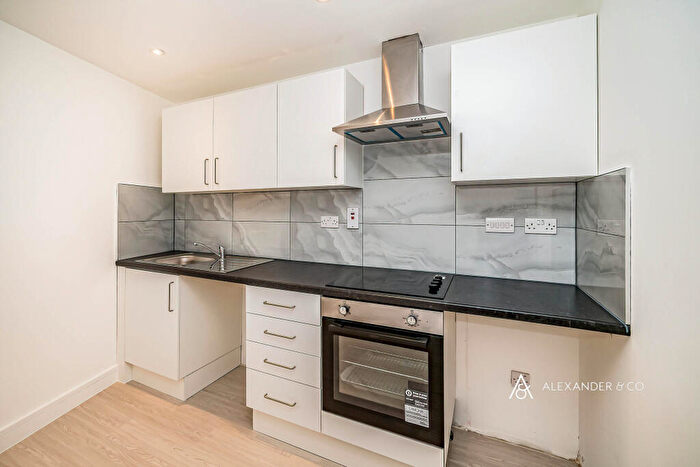Studio To Rent In High Street, HP20