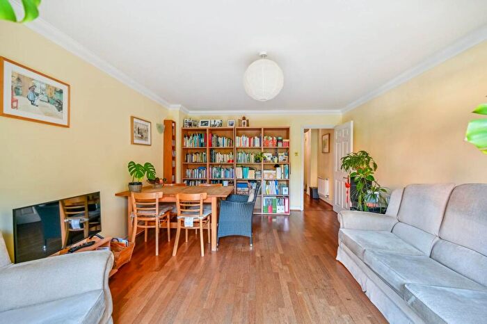 3 Bedroom Terraced House For Sale In East Lane, Kingston, Kingston Upon Thames, KT1