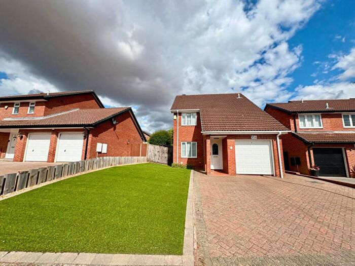 3 Bedroom Detached House For Sale In Catesby Green, Luton, LU3