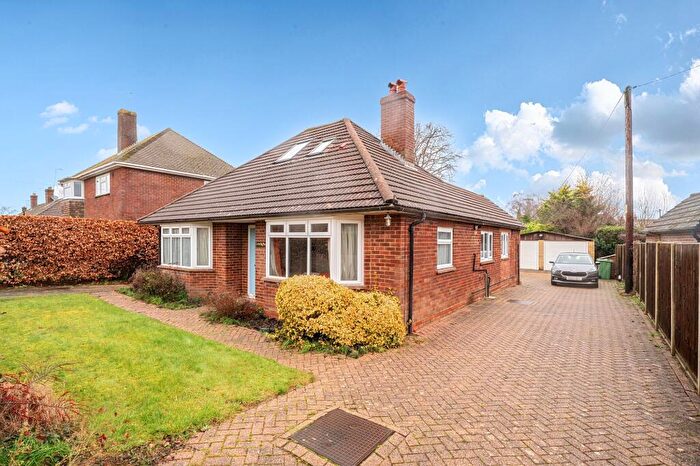 3 Bedroom Bungalow For Sale In Queens Road, North Warnborough, RG29